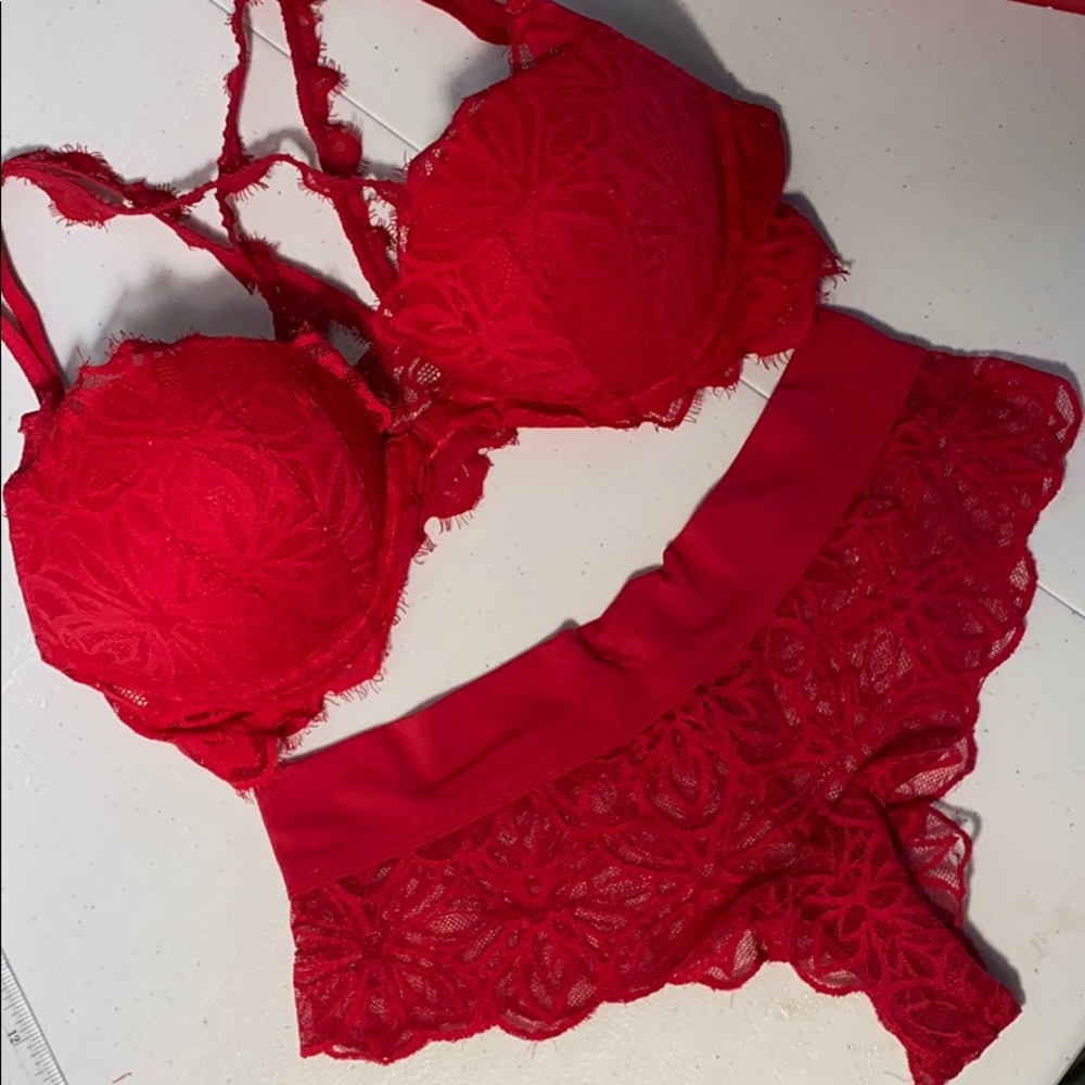 Red lace Victorias Secret matching set bra panties